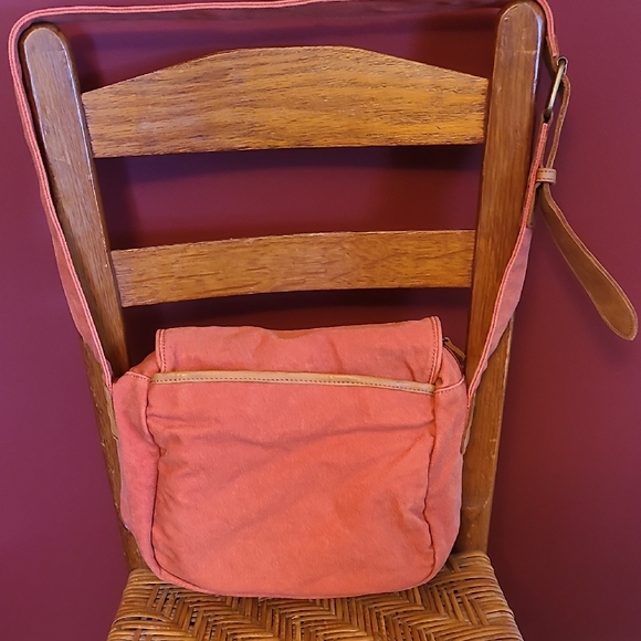 Elegant Orange and Tan Crossbody Bag - Picture 3 of 4